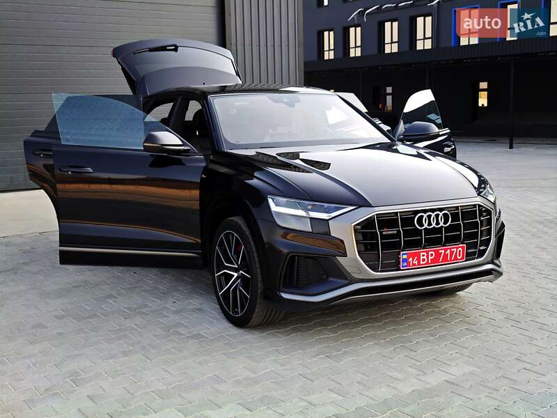 Внедорожник / Кроссовер Audi Q8 2018 в Ровно