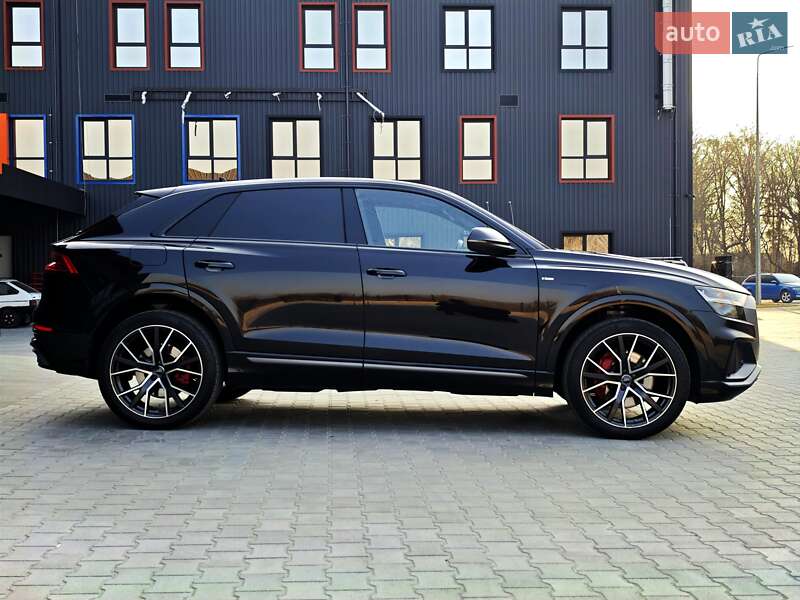 Внедорожник / Кроссовер Audi Q8 2018 в Ровно
