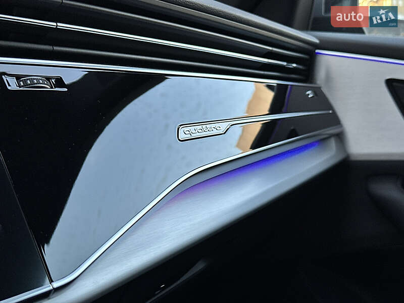 Позашляховик / Кросовер Audi Q8 2025 в Києві