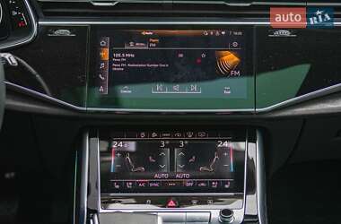 Внедорожник / Кроссовер Audi Q8 2021 в 