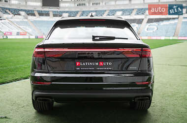 Позашляховик / Кросовер Audi Q8 2025 в 