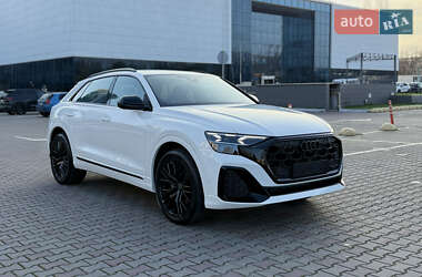 Позашляховик / Кросовер Audi Q8 2025 в 