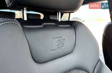 Внедорожник / Кроссовер Audi Q8 2020 в 