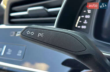 Внедорожник / Кроссовер Audi Q8 2020 в 
