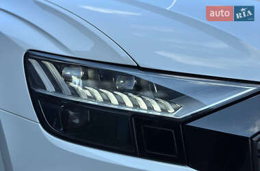 Внедорожник / Кроссовер Audi Q8 2020 в 
