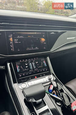 Внедорожник / Кроссовер Audi Q8 2019 в 