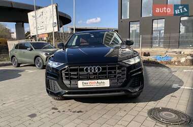 Внедорожник / Кроссовер Audi Q8 2021 в 