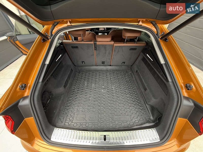 Внедорожник / Кроссовер Audi Q8 2018 в Одессе