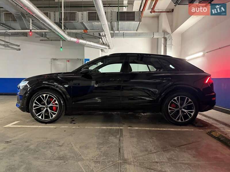 Позашляховик / Кросовер Audi Q8 2019 в Києві