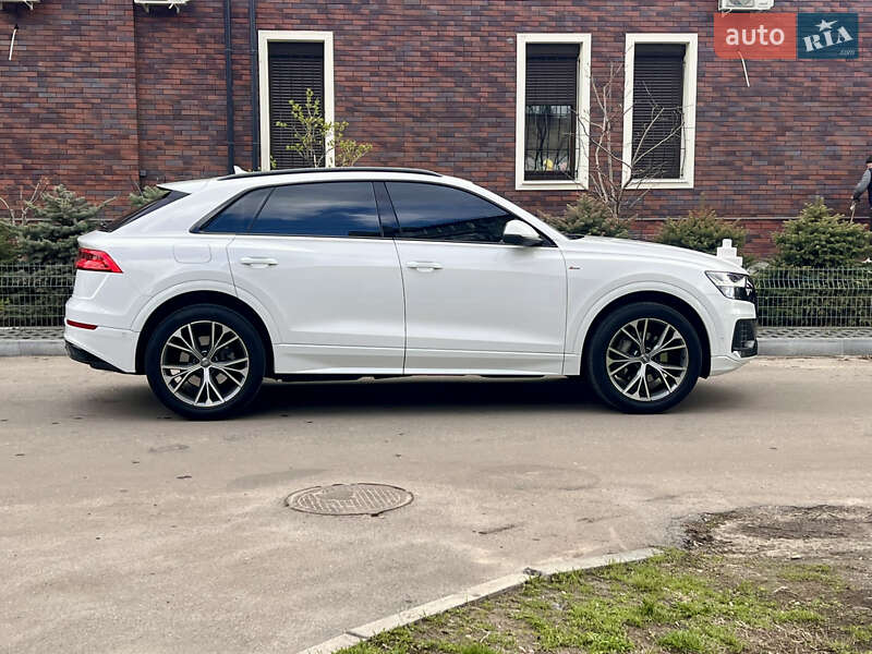 Внедорожник / Кроссовер Audi Q8 2020 в Харькове