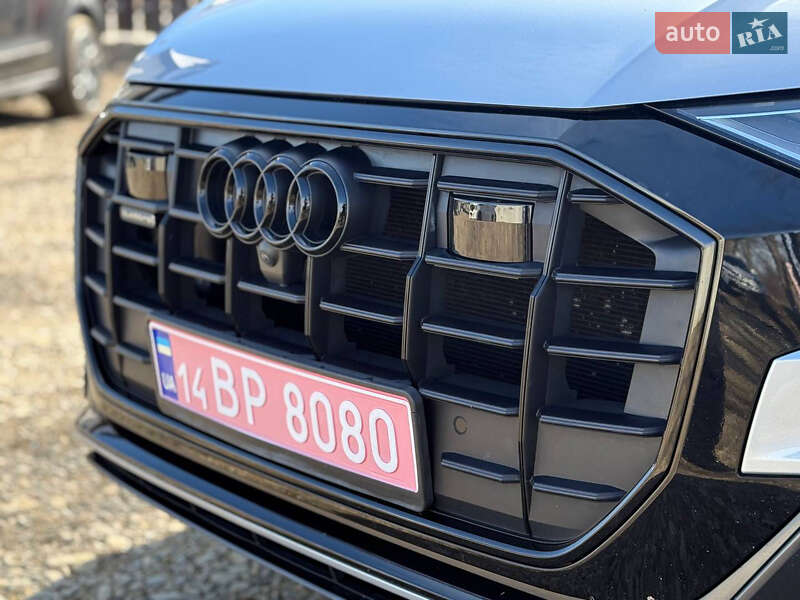 Позашляховик / Кросовер Audi Q8 2021 в Львові