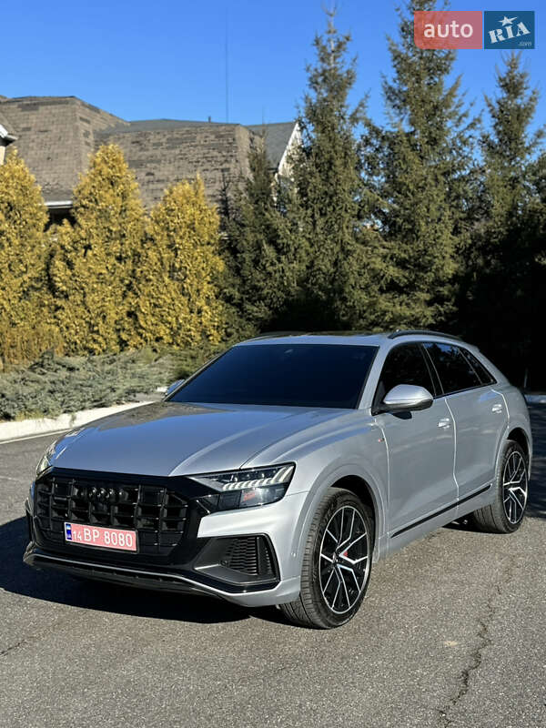 Позашляховик / Кросовер Audi Q8 2021 в Львові