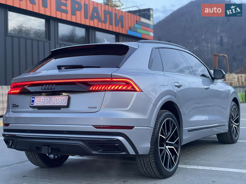 Позашляховик / Кросовер Audi Q8 2021 в Львові