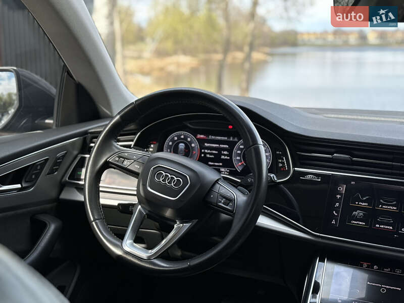 Внедорожник / Кроссовер Audi Q8 2019 в Киеве