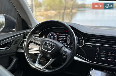 Внедорожник / Кроссовер Audi Q8 2019 в 