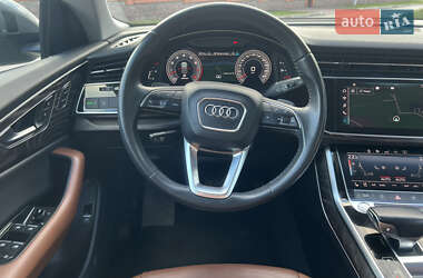 Внедорожник / Кроссовер Audi Q8 2018 в 