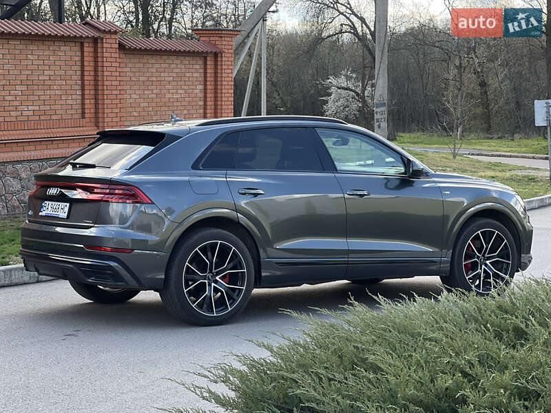 Внедорожник / Кроссовер Audi Q8 2018 в Кропивницком