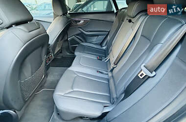 Внедорожник / Кроссовер Audi Q8 2020 в 