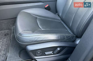 Внедорожник / Кроссовер Audi Q8 2020 в 