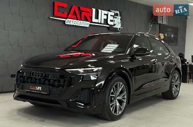 Позашляховик / Кросовер Audi Q8 2025 в 