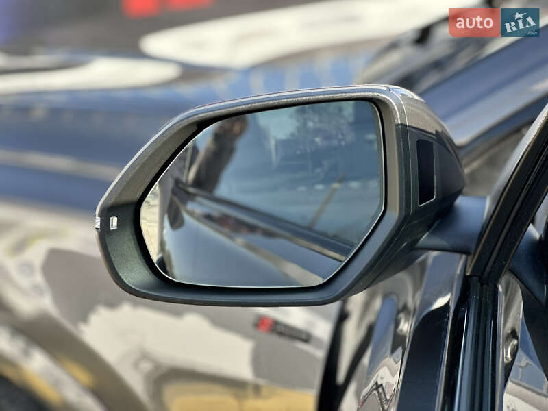 Внедорожник / Кроссовер Audi Q8 2021 в Киеве