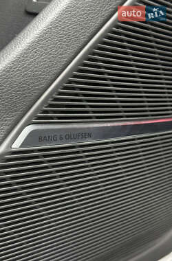 Внедорожник / Кроссовер Audi Q8 2020 в 