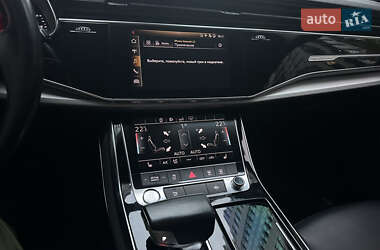 Внедорожник / Кроссовер Audi Q8 2019 в 