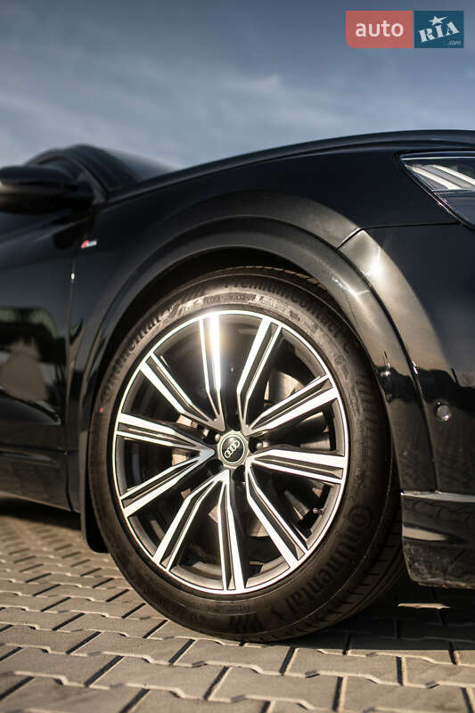 Внедорожник / Кроссовер Audi Q8 2022 в Львове