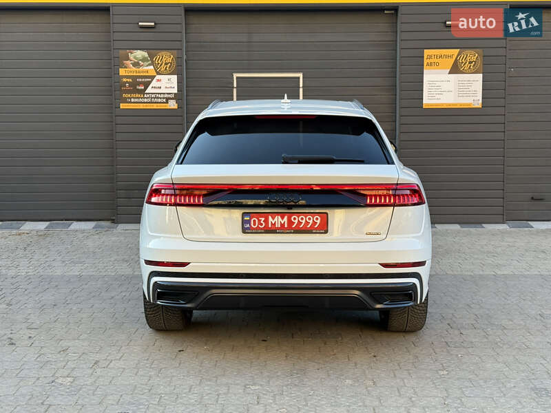 Позашляховик / Кросовер Audi Q8 2021 в Мукачевому