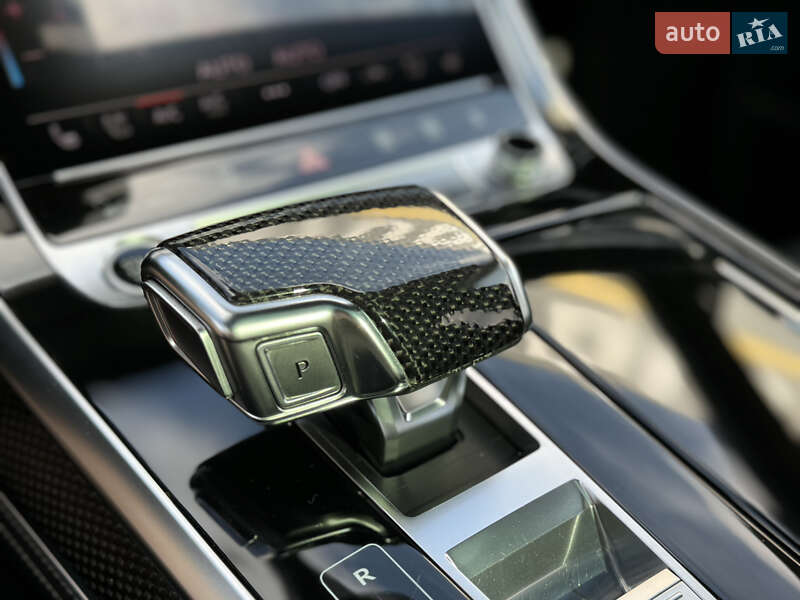 Позашляховик / Кросовер Audi Q8 2021 в Мукачевому