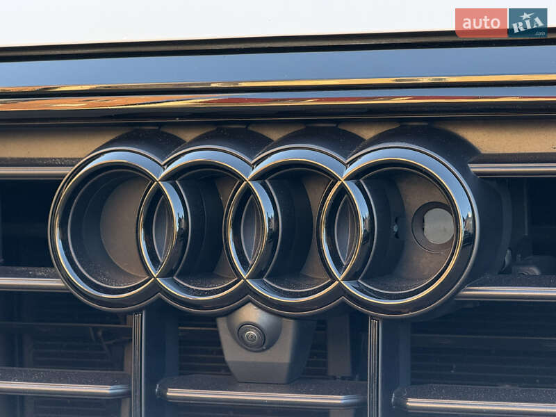 Позашляховик / Кросовер Audi Q8 2021 в Мукачевому