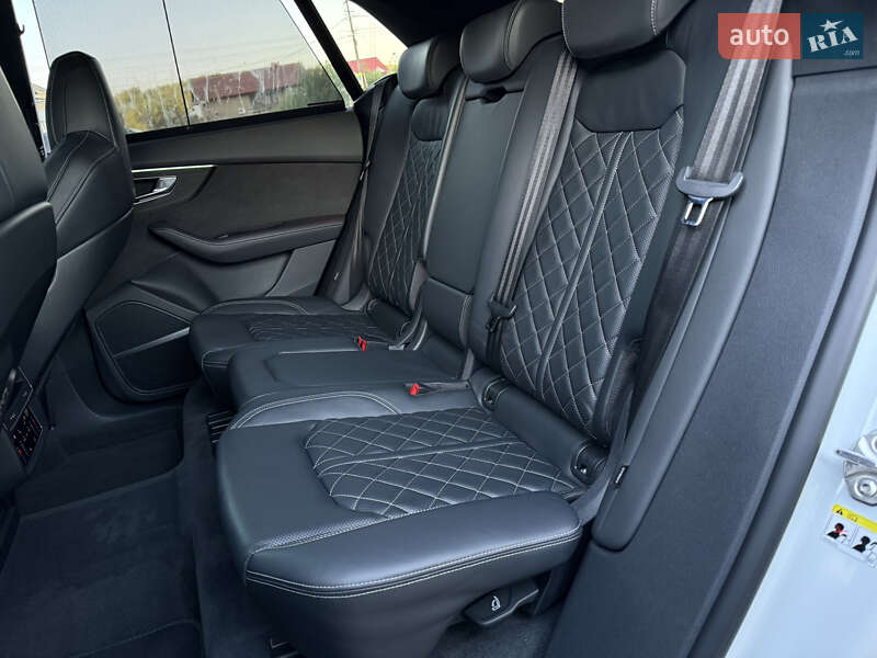 Позашляховик / Кросовер Audi Q8 2021 в Мукачевому