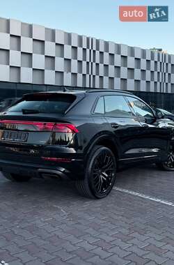 Внедорожник / Кроссовер Audi Q8 2025 в 