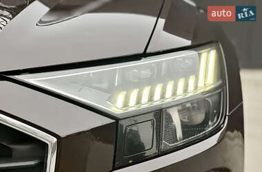 Внедорожник / Кроссовер Audi Q8 2021 в 