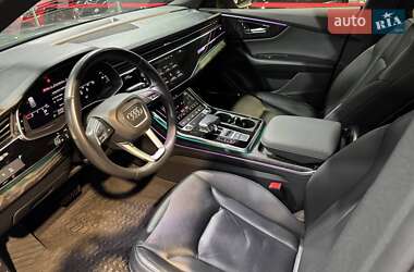 Позашляховик / Кросовер Audi Q8 2021 в 