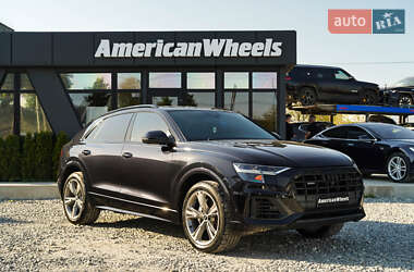 Позашляховик / Кросовер Audi Q8 2018 в 
