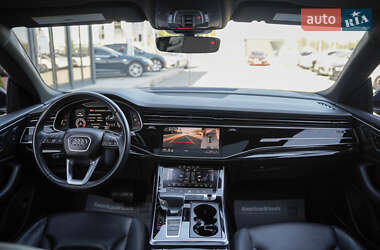 Позашляховик / Кросовер Audi Q8 2018 в 