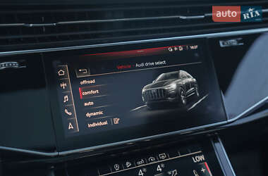Позашляховик / Кросовер Audi Q8 2018 в 