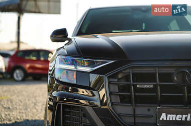 Позашляховик / Кросовер Audi Q8 2018 в 