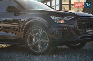 Позашляховик / Кросовер Audi Q8 2018 в 