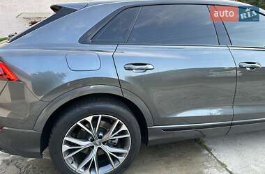 Внедорожник / Кроссовер Audi Q8 2020 в 