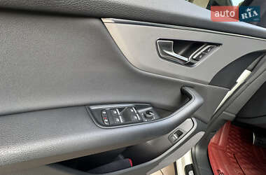 Позашляховик / Кросовер Audi Q8 2018 в 