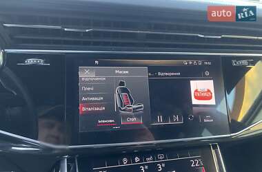 Позашляховик / Кросовер Audi Q8 2018 в 