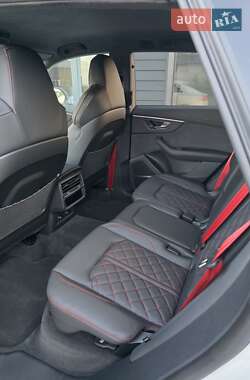 Внедорожник / Кроссовер Audi Q8 2025 в 