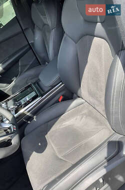 Внедорожник / Кроссовер Audi Q8 2020 в 