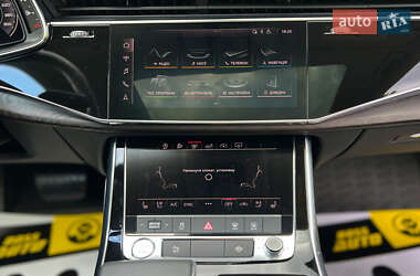 Внедорожник / Кроссовер Audi Q8 2019 в 