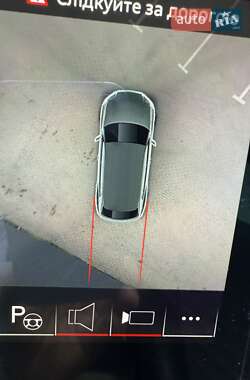 Позашляховик / Кросовер Audi Q8 2022 в 