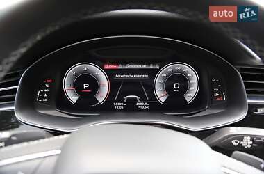 Внедорожник / Кроссовер Audi Q8 2021 в 