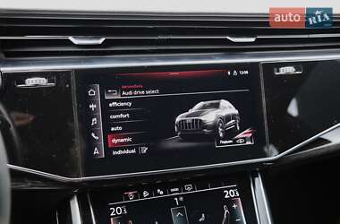 Внедорожник / Кроссовер Audi Q8 2021 в 