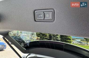 Внедорожник / Кроссовер Audi Q8 2020 в 